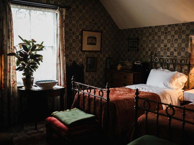 เซนต์เบเนดิกต์ บีแอนด์บี Bed & Breakfast เฮสติงส์ ภายนอก รูปภาพ