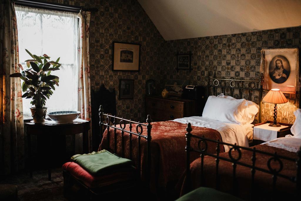 เซนต์เบเนดิกต์ บีแอนด์บี Bed & Breakfast เฮสติงส์ ภายนอก รูปภาพ